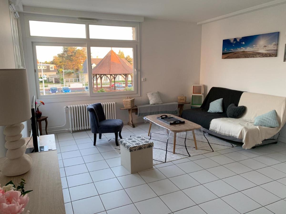 Les Alises Apartment Merville-Franceville-Plage Bagian luar foto